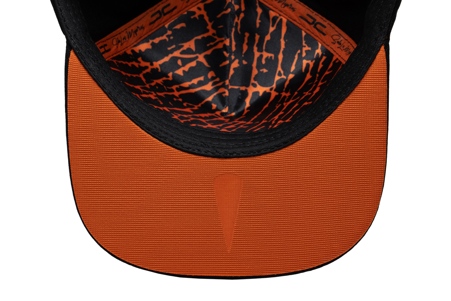 
                  
                    RHINO BLACK
                  
                