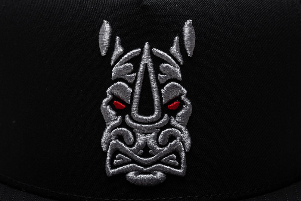 
                  
                    RHINO BLACK
                  
                