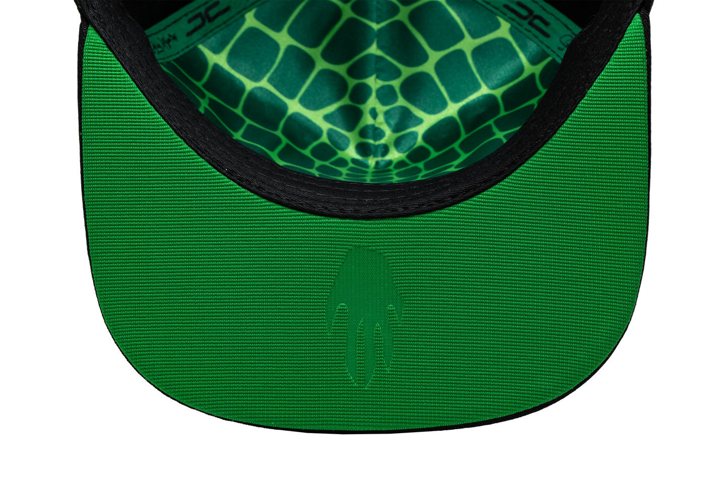 
                  
                    CROCODILE BLACK
                  
                